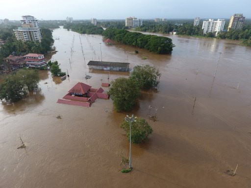 Flash floods kill 27 in south India, prompting US travel alert