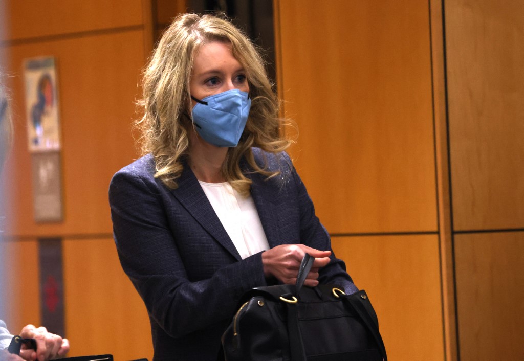 Theranos’un kurucusu Holmes’a hapis cezası verildi, kurbanlara ödeme yapıldı