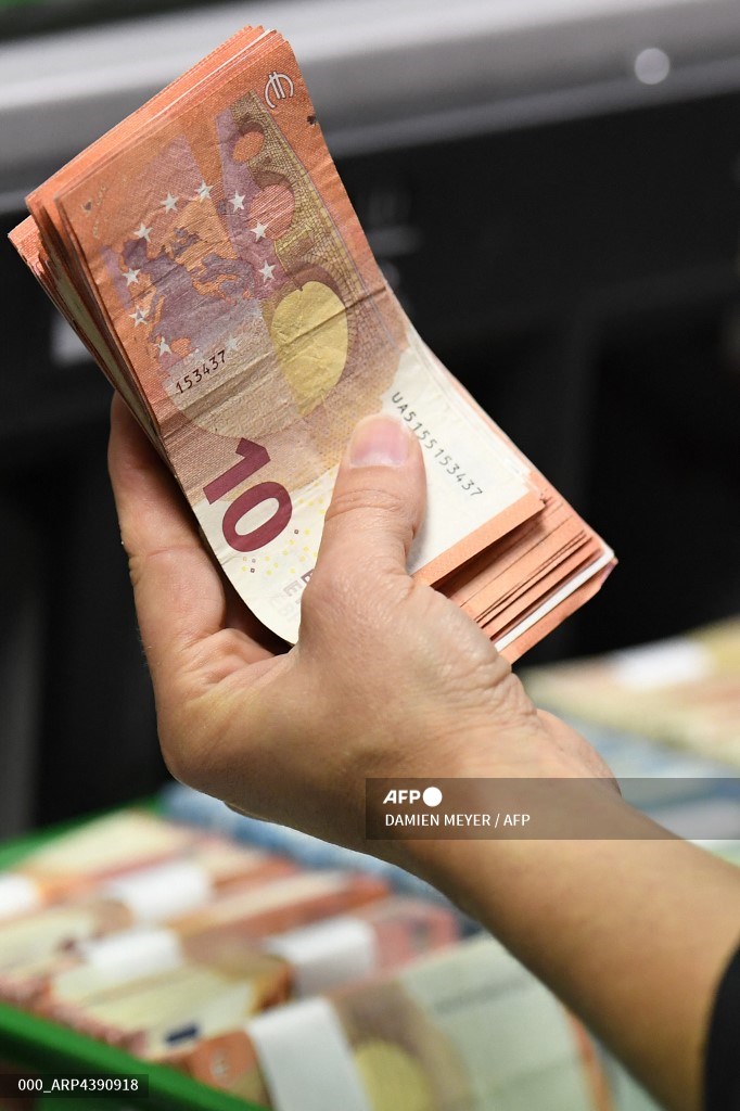 Durgunluk daha da büyürken Euro 20 yılın en düşük seviyesine ulaştı