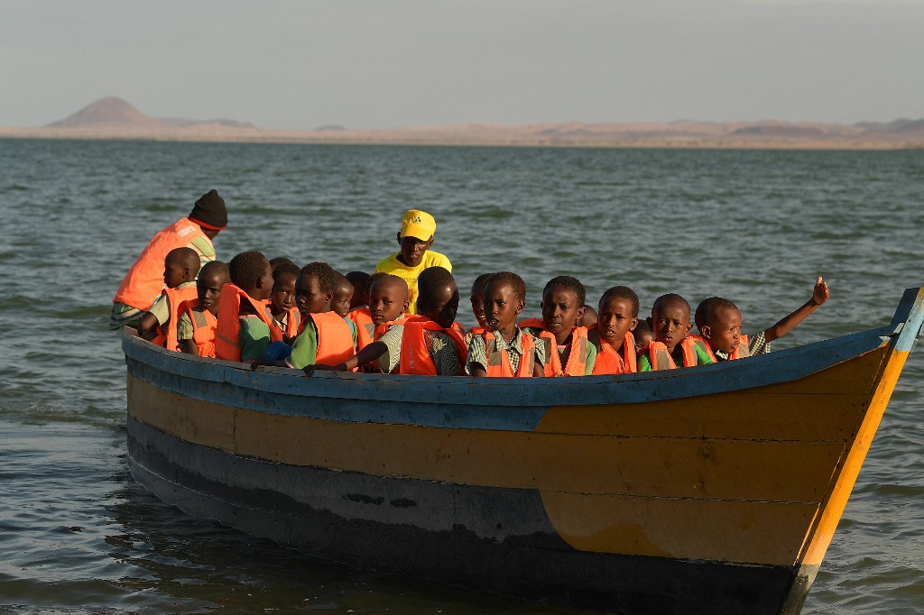 göl, minik Kenya kabilesinin hayatını alt üst etti