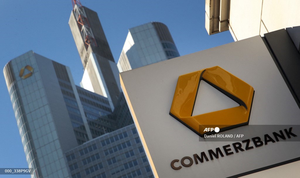 Commerzbank’ın kârı, Alman hisse senedi seçkinlerine dönmeden önce sıçradı